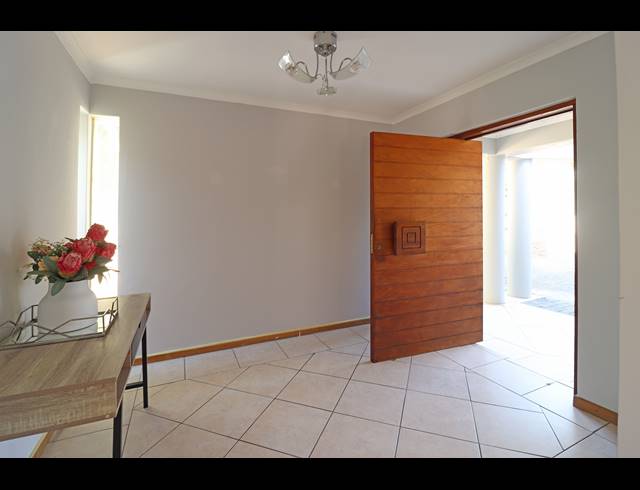 4 BEDROOM HOUSE FOR SALE IN HURLINGHAM